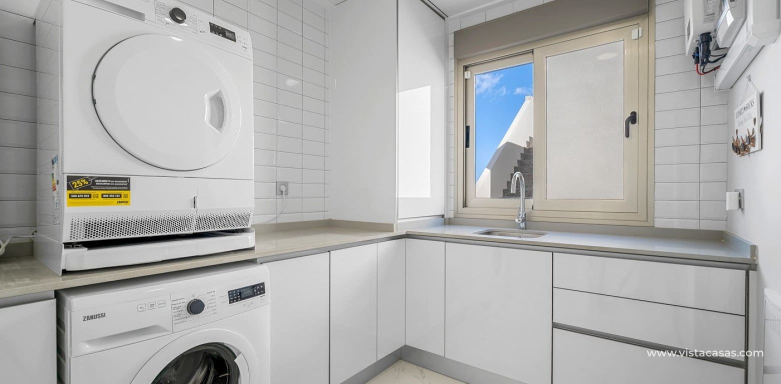 4 slaapkamer Villa te koop in Villamartin - € 449.000 (Ref: 8910241)