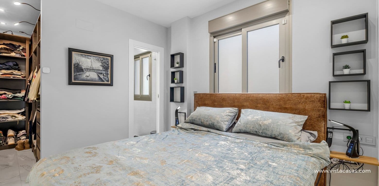 4 slaapkamer Villa te koop in Villamartin - € 449.000 (Ref: 8910241)