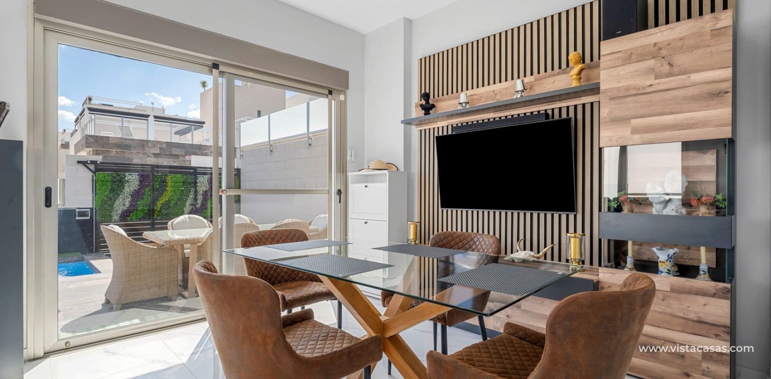 4 slaapkamer Villa te koop in Villamartin - € 449.000 (Ref: 8910241)