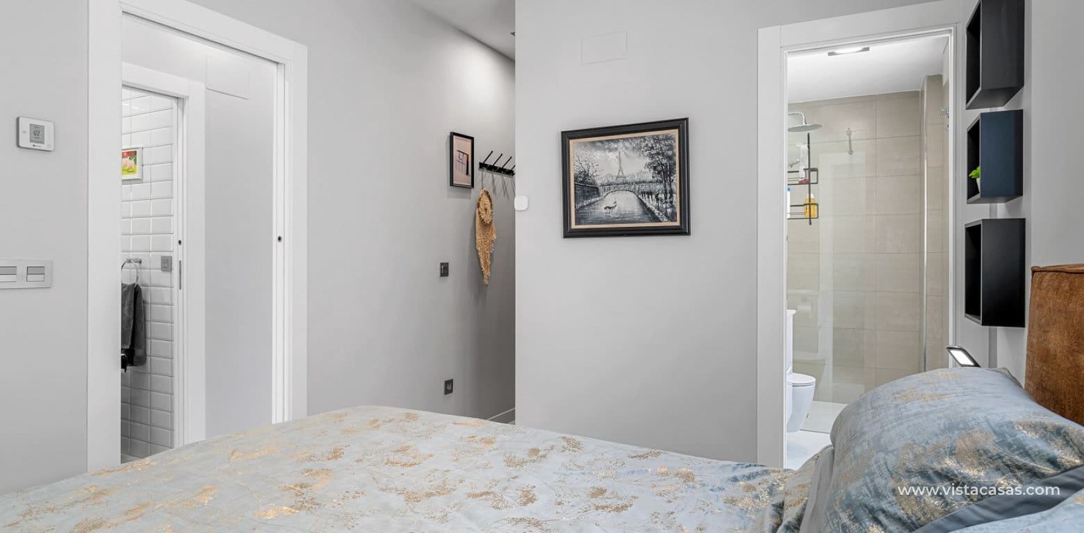 4 slaapkamer Villa te koop in Villamartin - € 449.000 (Ref: 8910241)