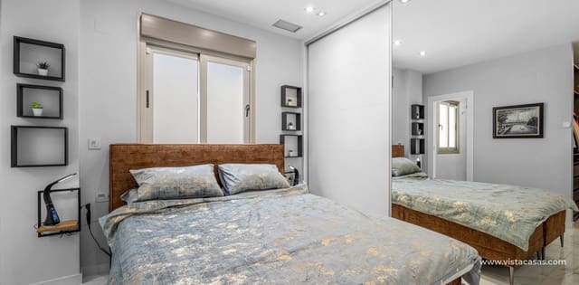 4 slaapkamer Villa te koop in Villamartin, Orihuela - € 449.000 (Ref: 8910241)