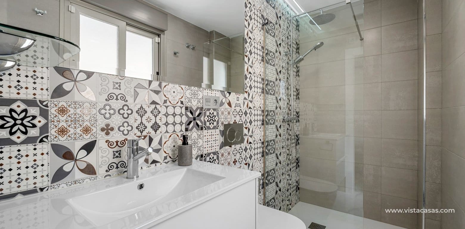 4 slaapkamer Villa te koop in Villamartin - € 449.000 (Ref: 8910241)