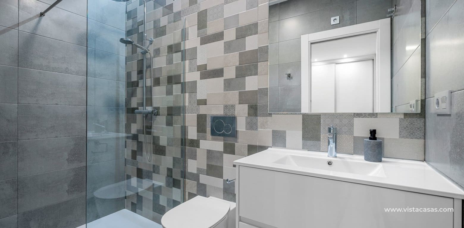 4 slaapkamer Villa te koop in Villamartin - € 449.000 (Ref: 8910241)