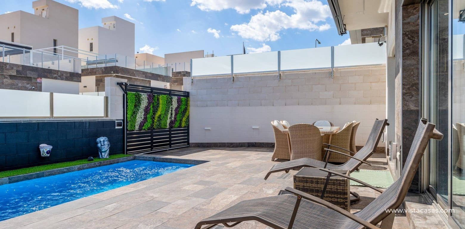 4 slaapkamer Villa te koop in Villamartin - € 449.000 (Ref: 8910241)