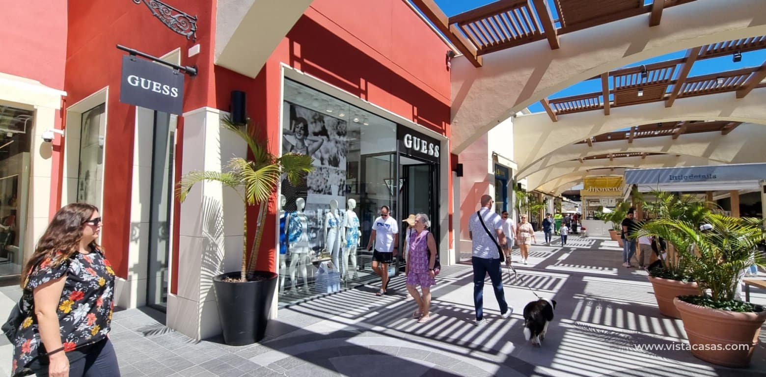 Apartamento de 2 habitaciones en Playa Flamenca en venta con piscina - 169.000 € (Ref: 8938208)