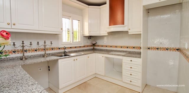 Apartamento de 2 habitaciones en Playa Flamenca, Orihuela en venta con piscina - 169.000 € (Ref: 8938208)