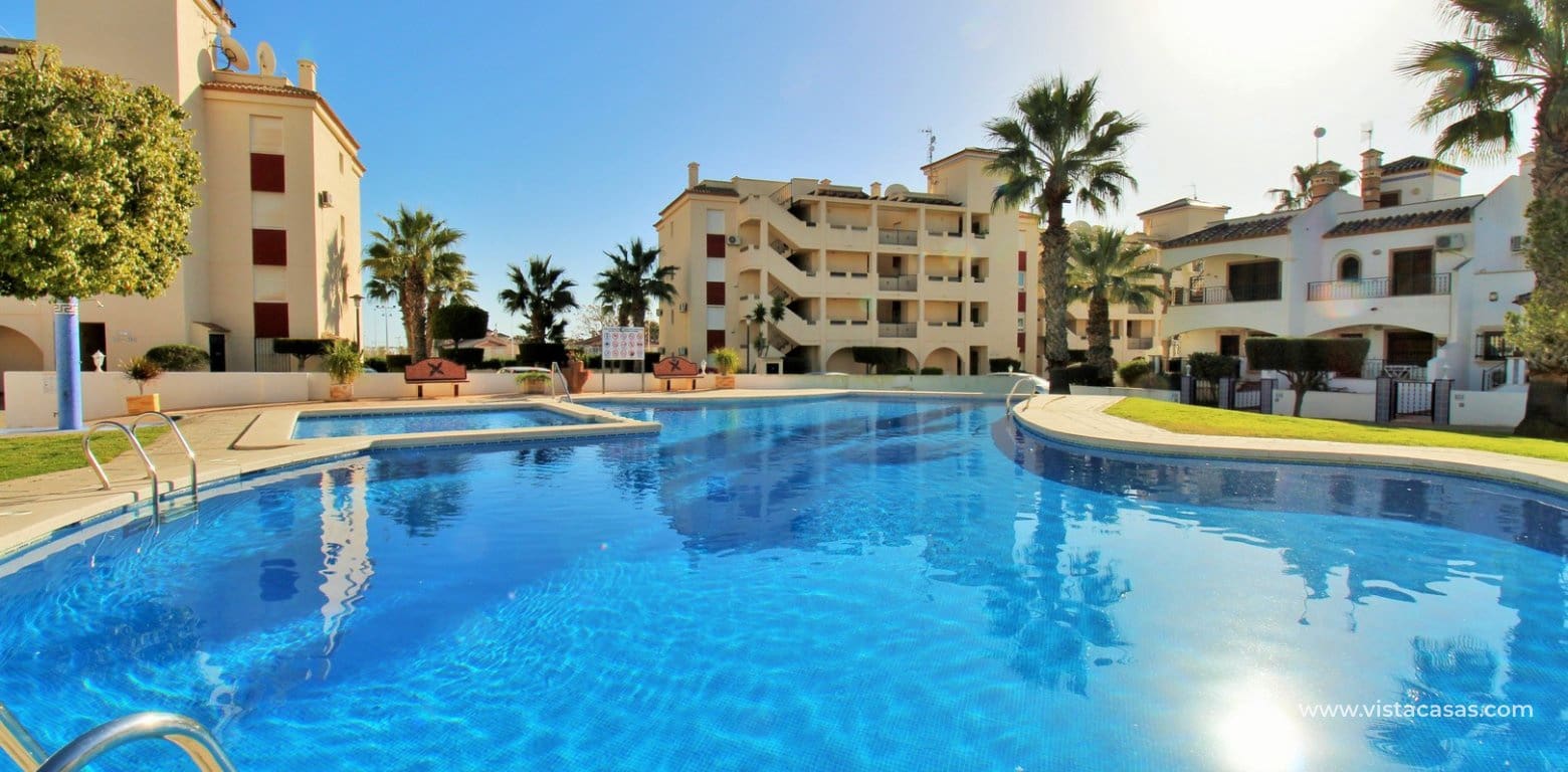 Apartamento de 2 habitaciones en Playa Flamenca en venta con piscina - 169.000 € (Ref: 8938208)