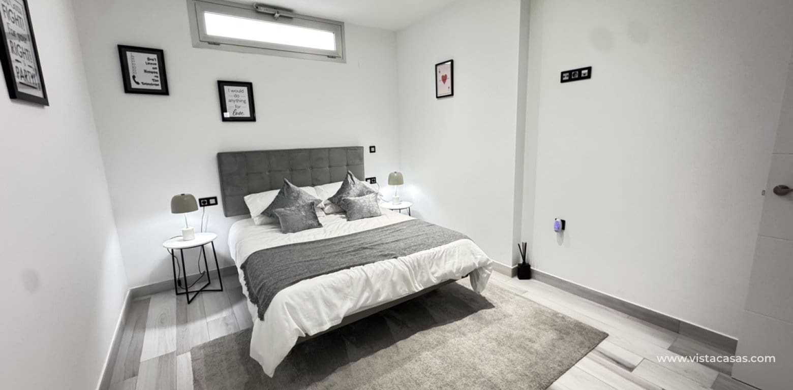 4 makuuhuone Huvila myytävänä paikassa Cabo Roig - 635 000 € (Ref: 8953121)