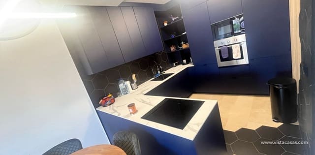 3 makuuhuone Omakotitalo myytävänä paikassa Villamartin, Orihuela mukana uima-altaan - 275 000 € (Ref: 8981023)