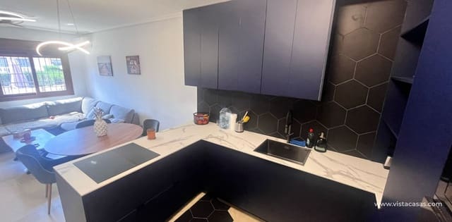 3 makuuhuone Omakotitalo myytävänä paikassa Villamartin, Orihuela mukana uima-altaan - 275 000 € (Ref: 8981023)