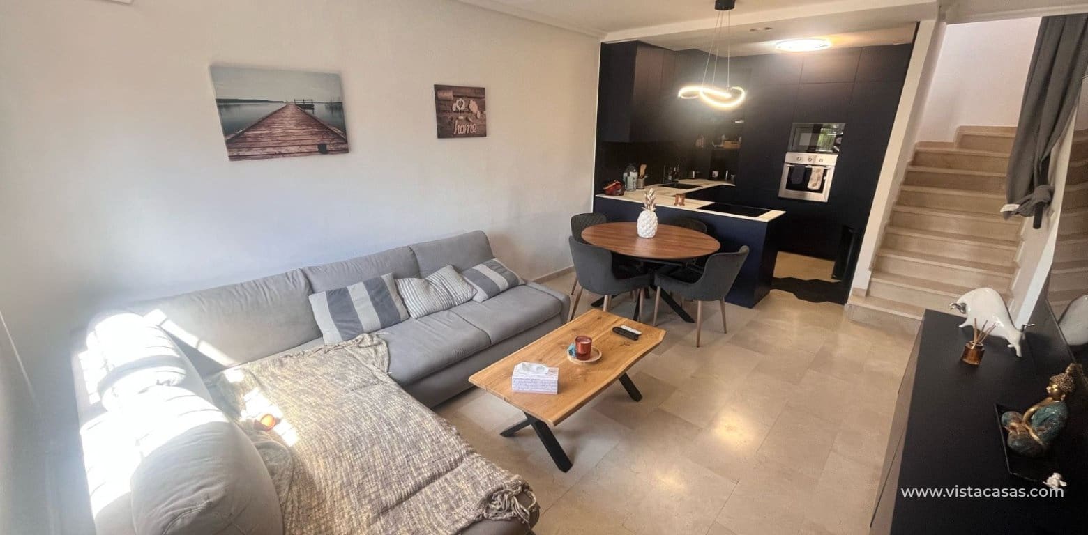 3 bedroom Townhouse for sale in Villamartin with pool - € 275,000 (Ref: 8981023)