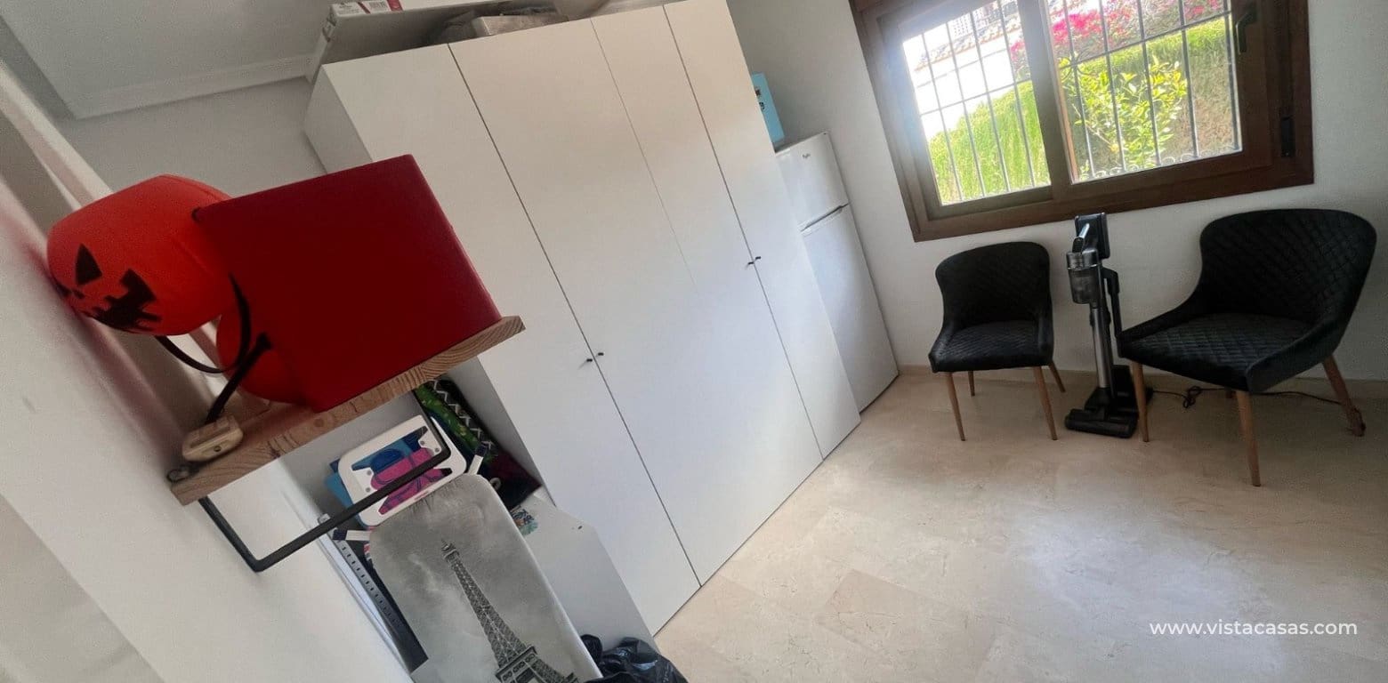 3 bedroom Townhouse for sale in Villamartin with pool - € 275,000 (Ref: 8981023)