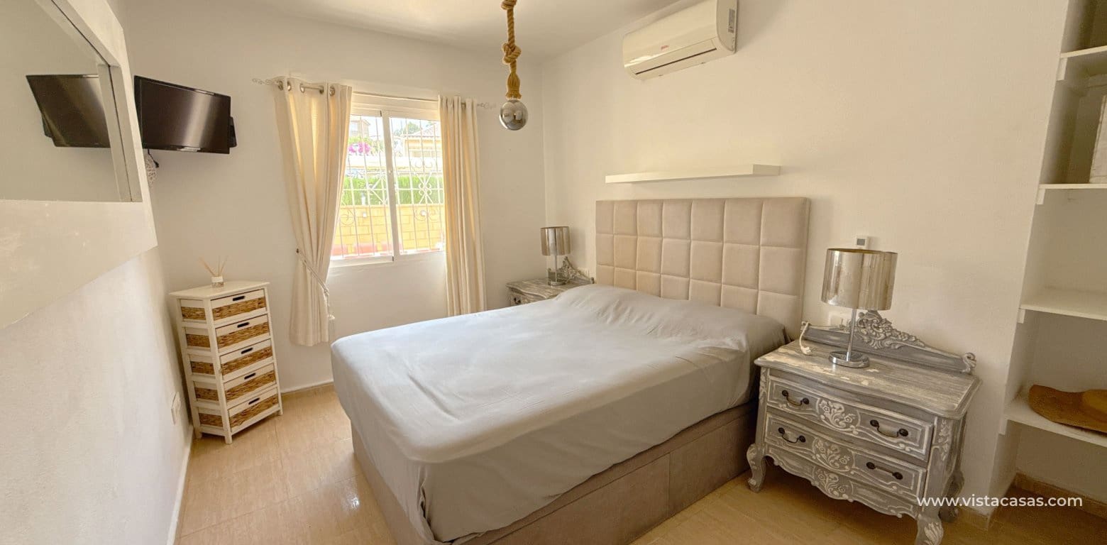 4 bedroom Apartment for sale in Villamartin - € 189,950 (Ref: 9037043)