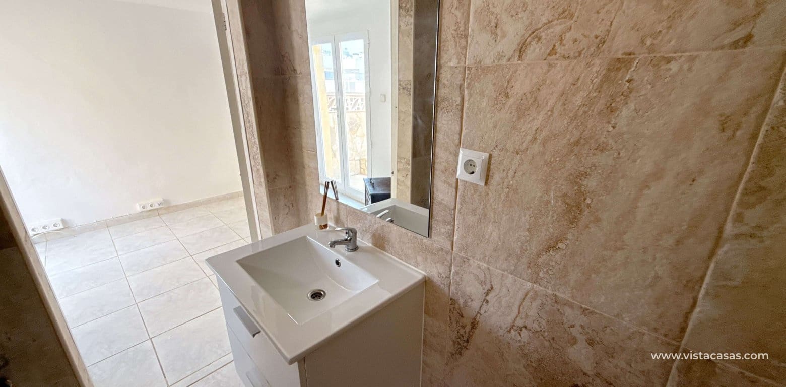 4 bedroom Apartment for sale in Villamartin - € 189,950 (Ref: 9037043)