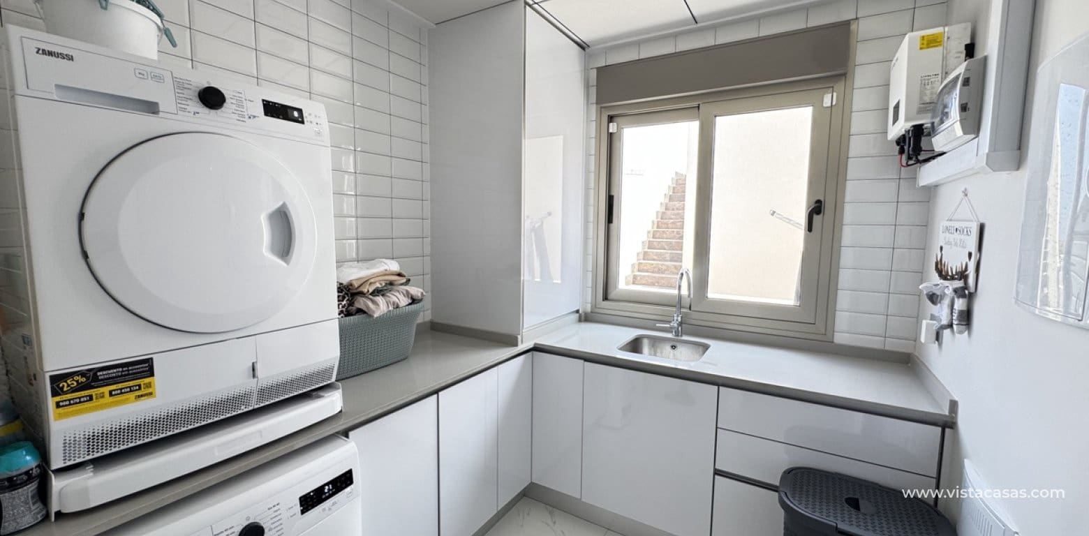 4 quarto Moradia para venda em Villamartin - 450 000 € (Ref: 9041580)