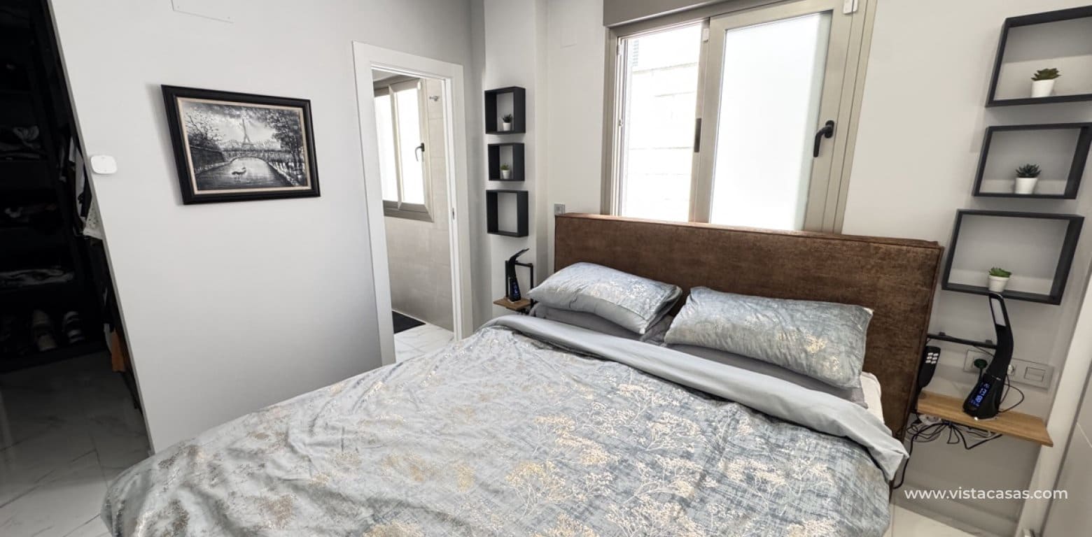 4 quarto Moradia para venda em Villamartin - 450 000 € (Ref: 9041580)