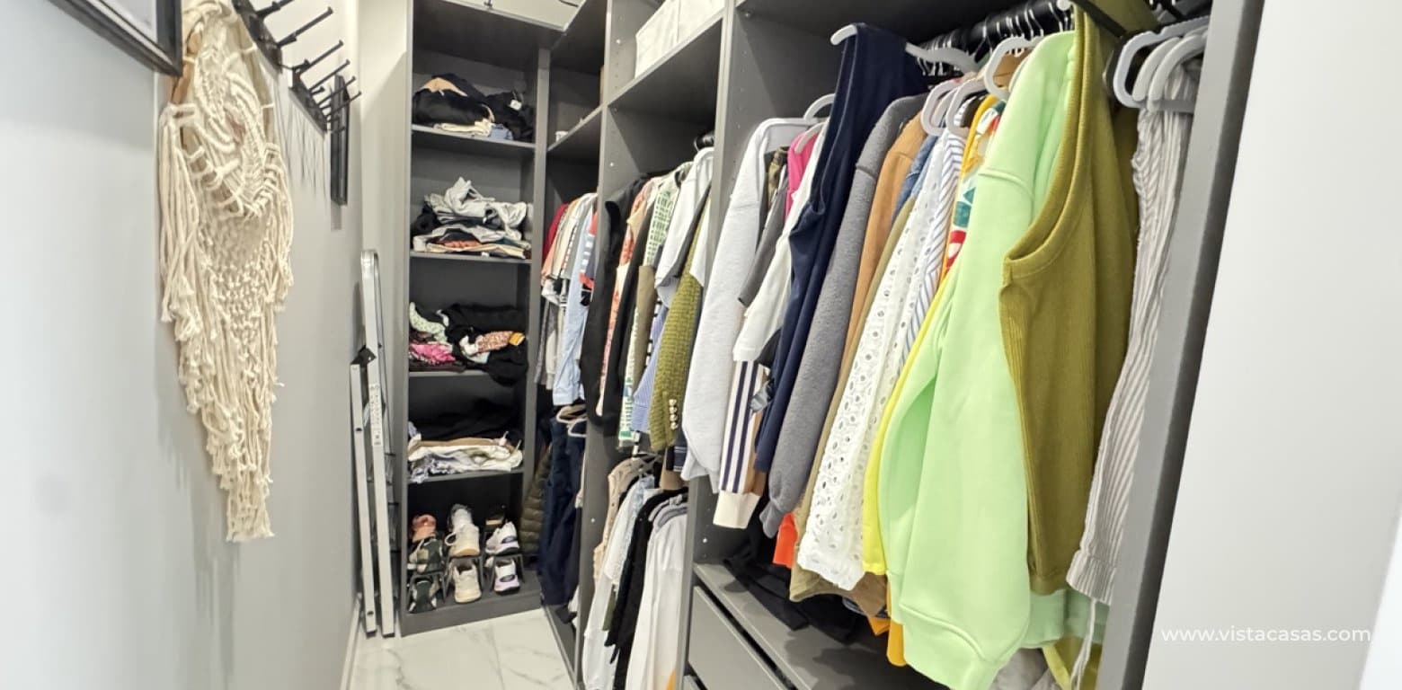 4 quarto Moradia para venda em Villamartin - 450 000 € (Ref: 9041580)