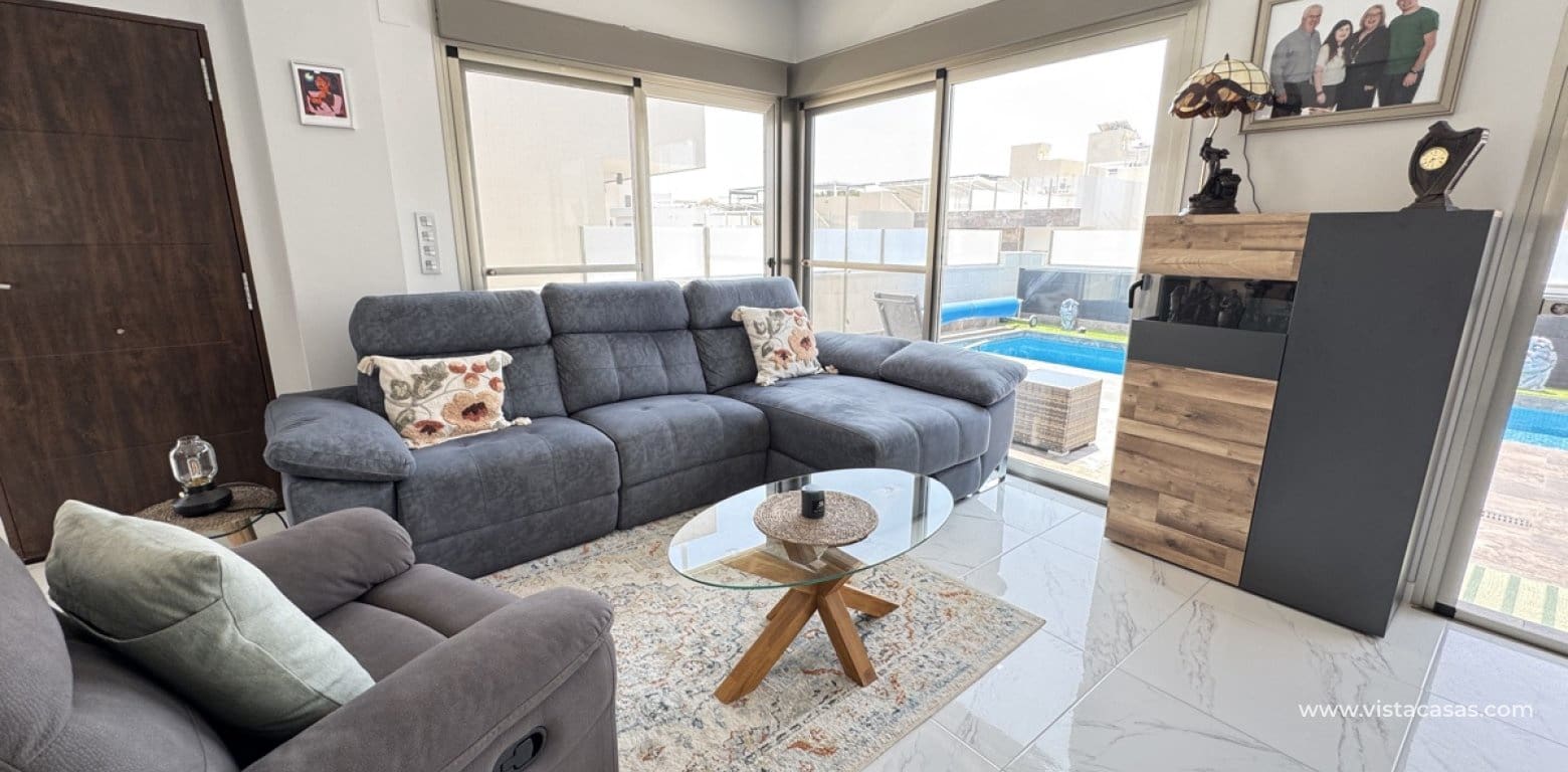 4 quarto Moradia para venda em Villamartin - 450 000 € (Ref: 9041580)