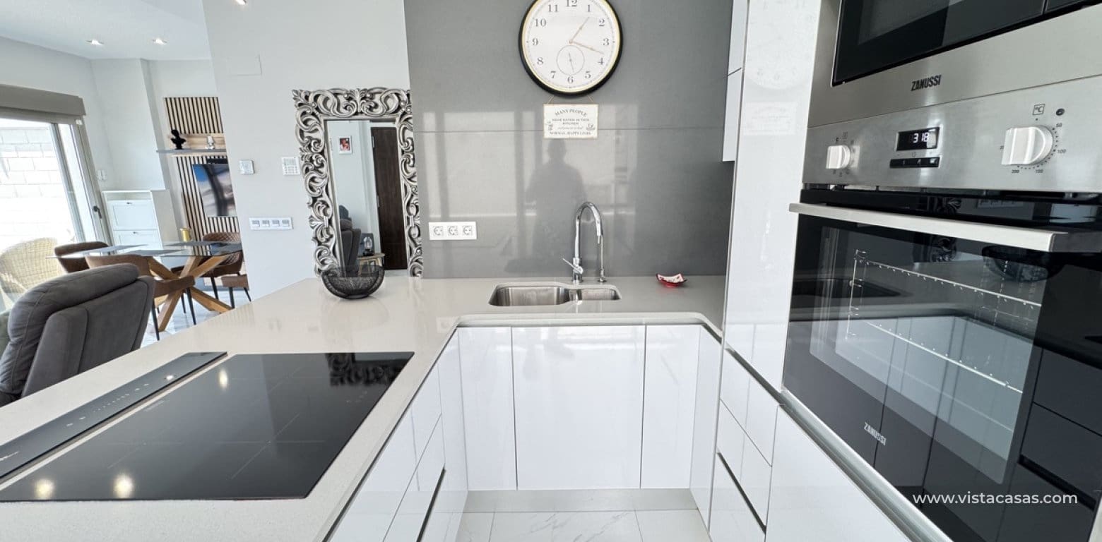 4 quarto Moradia para venda em Villamartin - 450 000 € (Ref: 9041580)