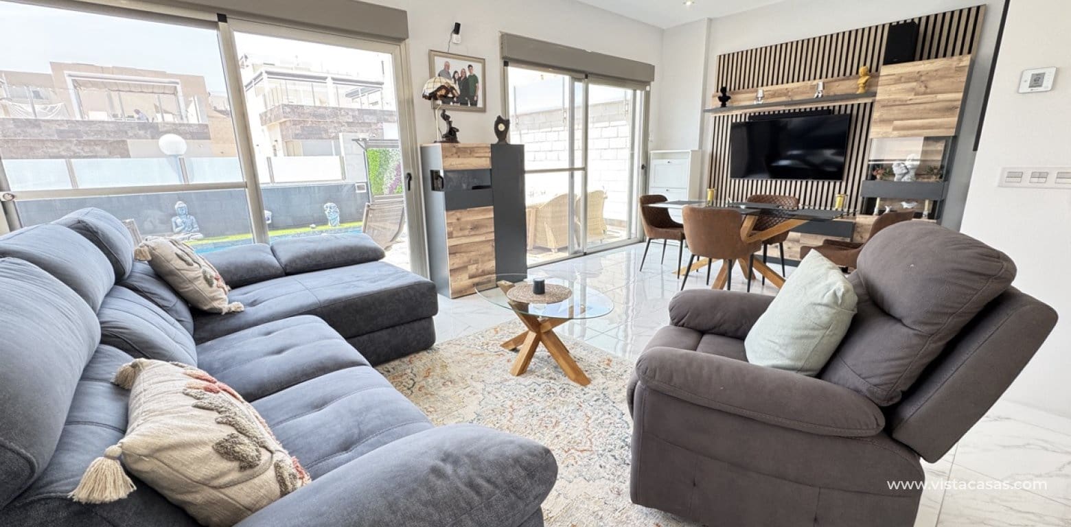 4 quarto Moradia para venda em Villamartin - 450 000 € (Ref: 9041580)