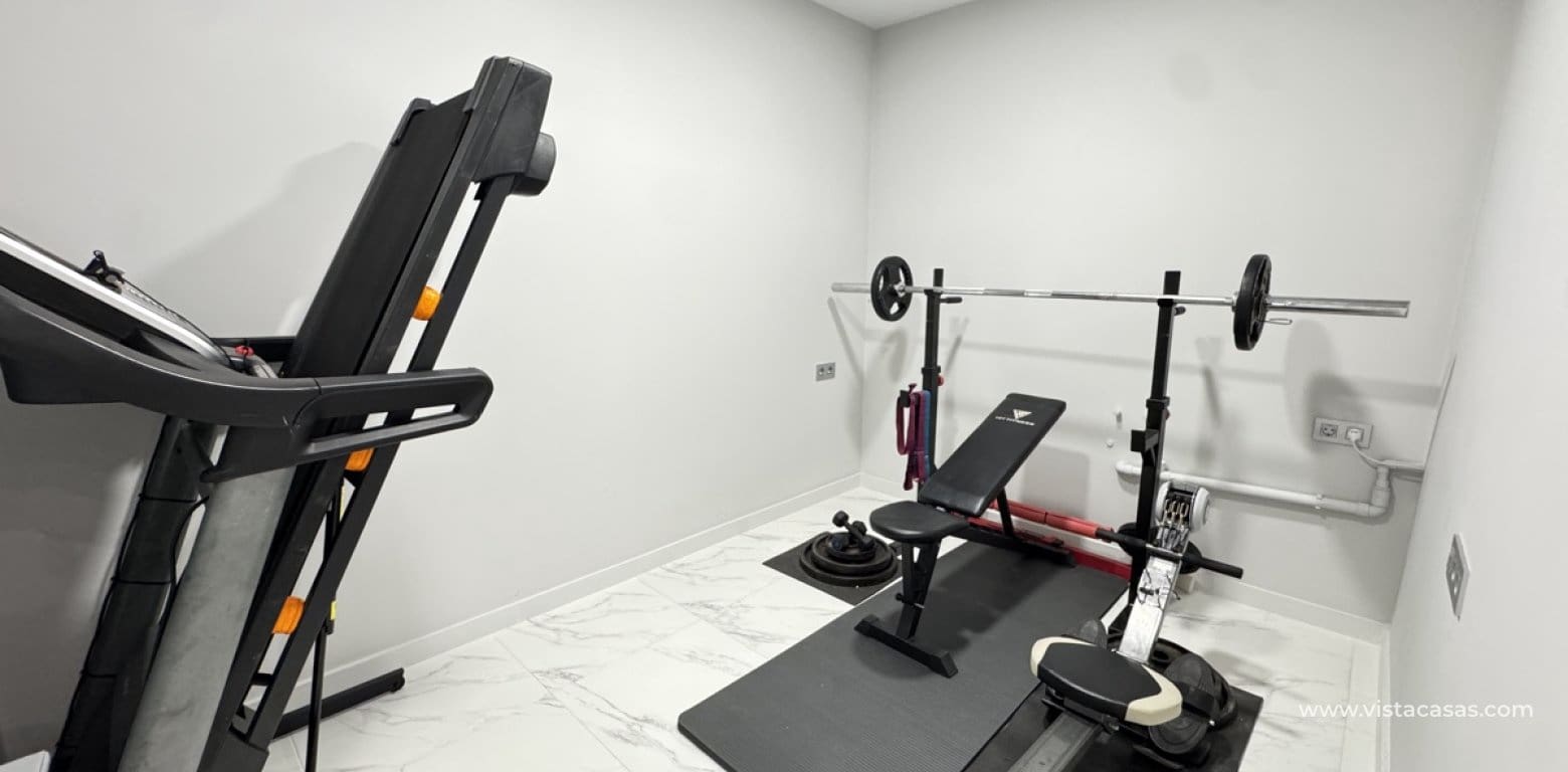 4 quarto Moradia para venda em Villamartin - 450 000 € (Ref: 9041580)