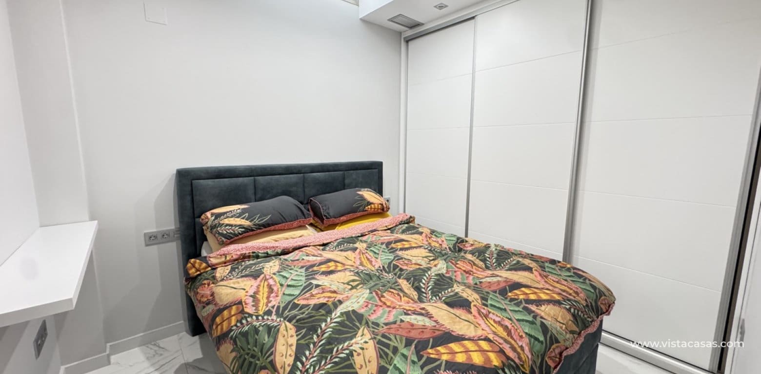 4 quarto Moradia para venda em Villamartin - 450 000 € (Ref: 9041580)