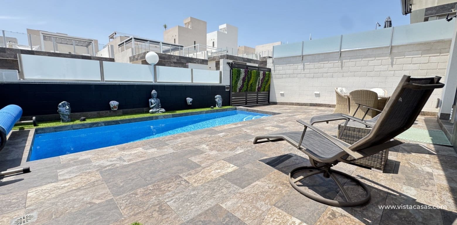 4 quarto Moradia para venda em Villamartin - 450 000 € (Ref: 9041580)