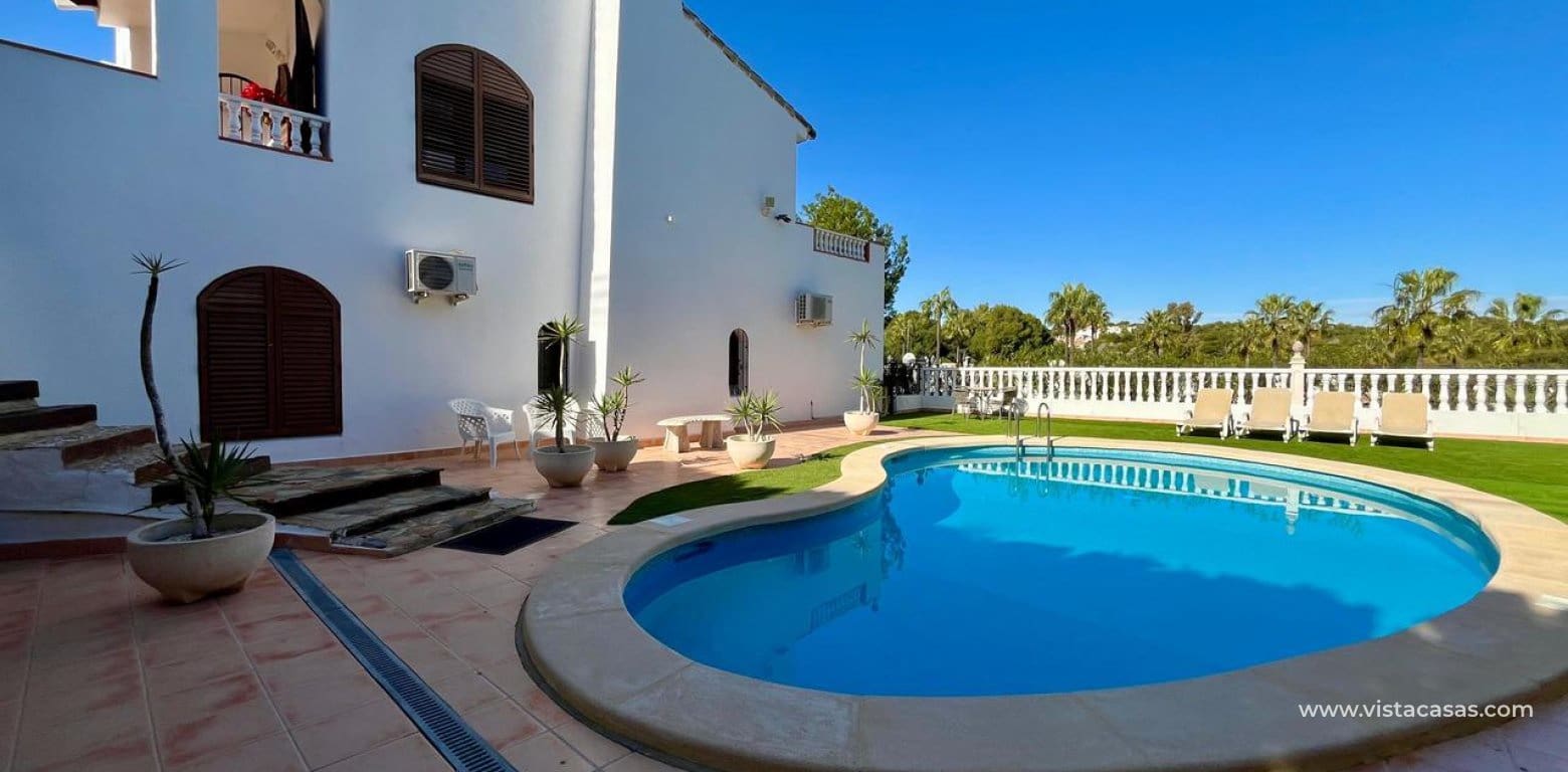 4 bedroom Villa for sale in Villamartin - € 810,000 (Ref: 9043793)