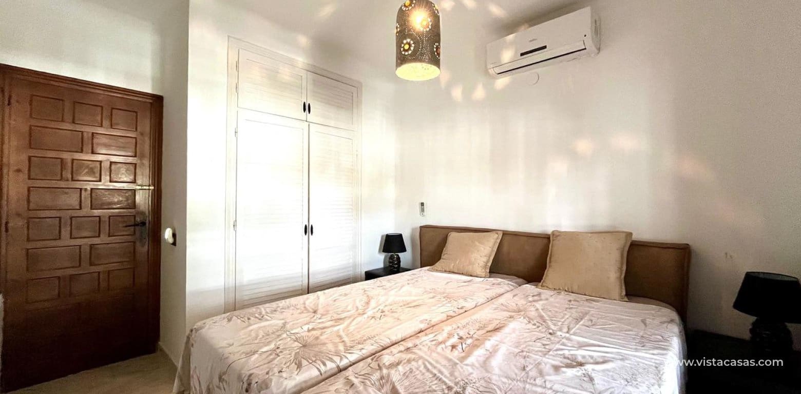 4 bedroom Villa for sale in Villamartin - € 810,000 (Ref: 9043793)