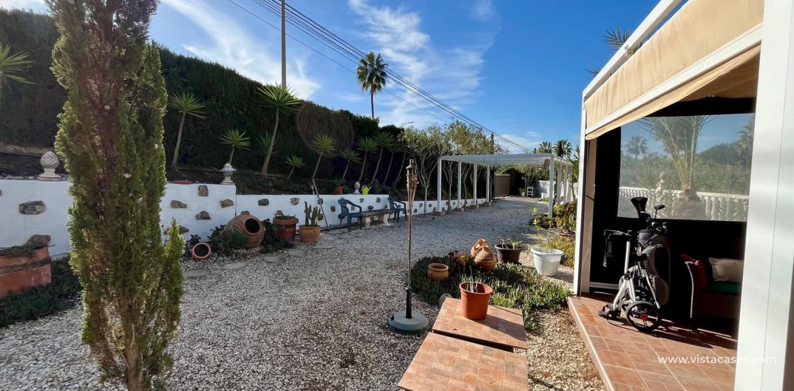 4 bedroom Villa for sale in Villamartin - € 810,000 (Ref: 9043793)