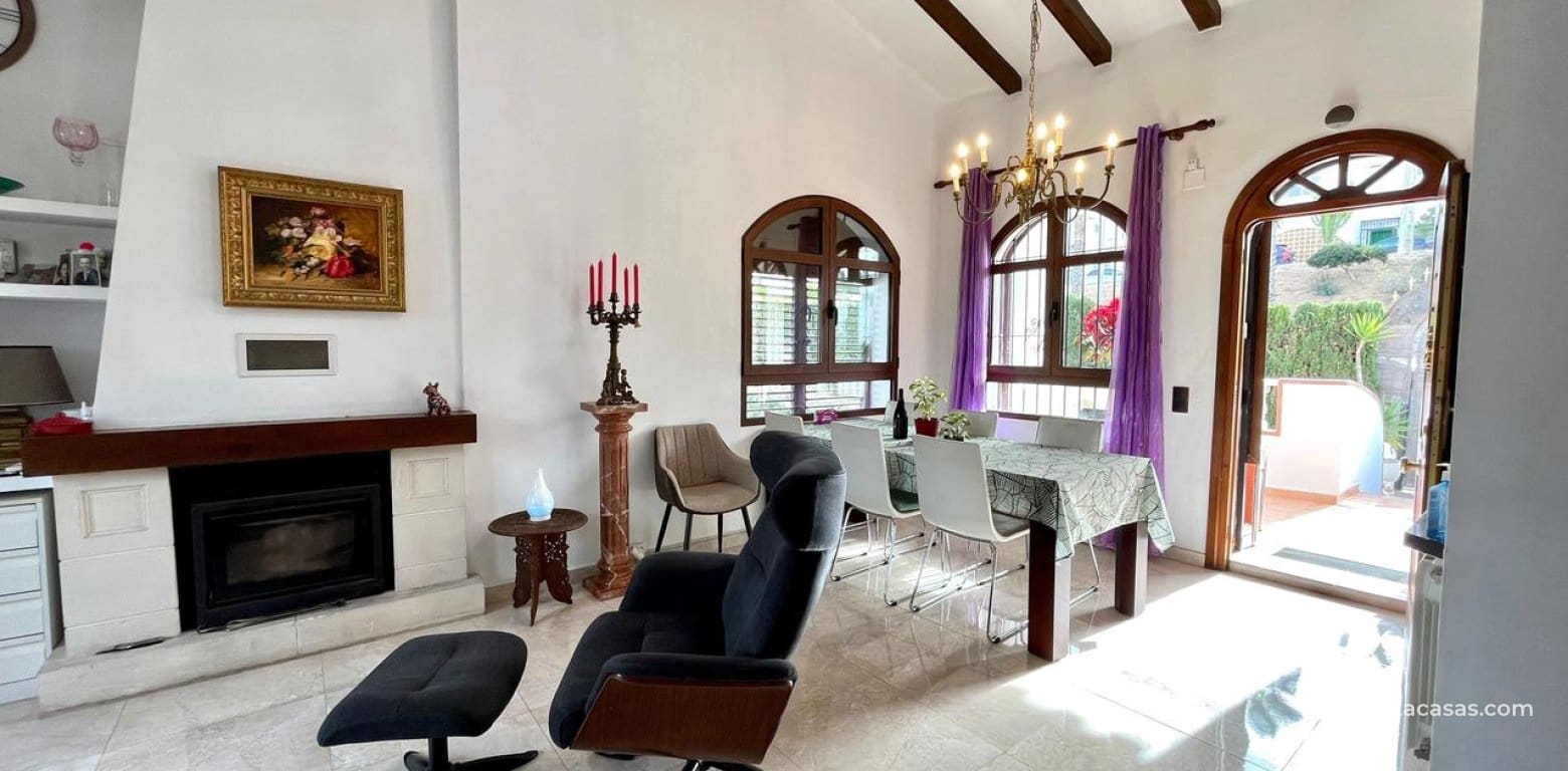 4 bedroom Villa for sale in Villamartin - € 810,000 (Ref: 9043793)