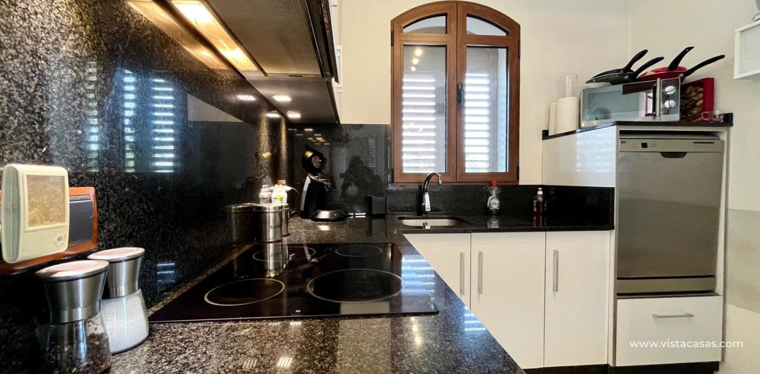 4 bedroom Villa for sale in Villamartin - € 810,000 (Ref: 9043793)