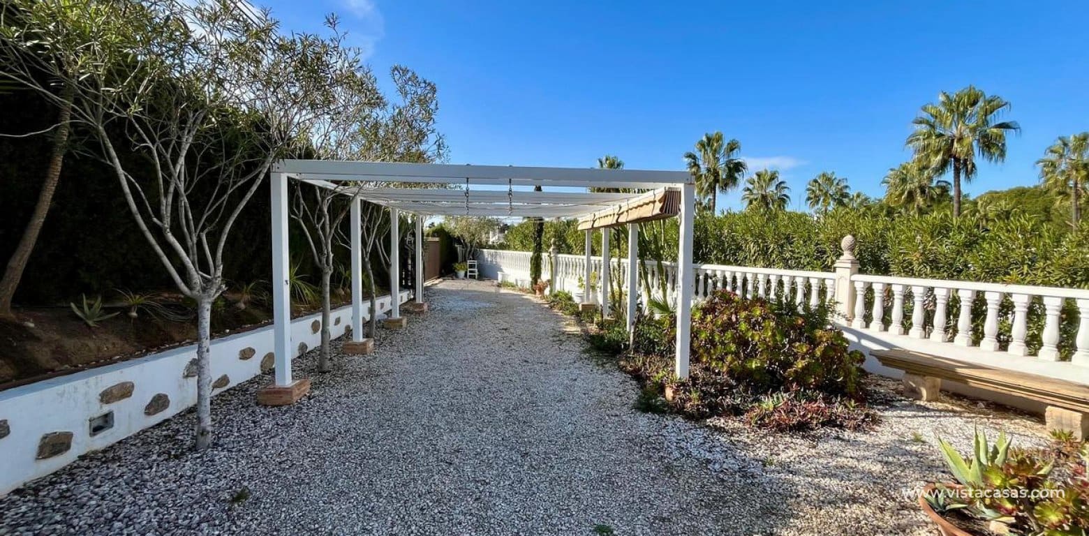 4 bedroom Villa for sale in Villamartin - € 810,000 (Ref: 9043793)