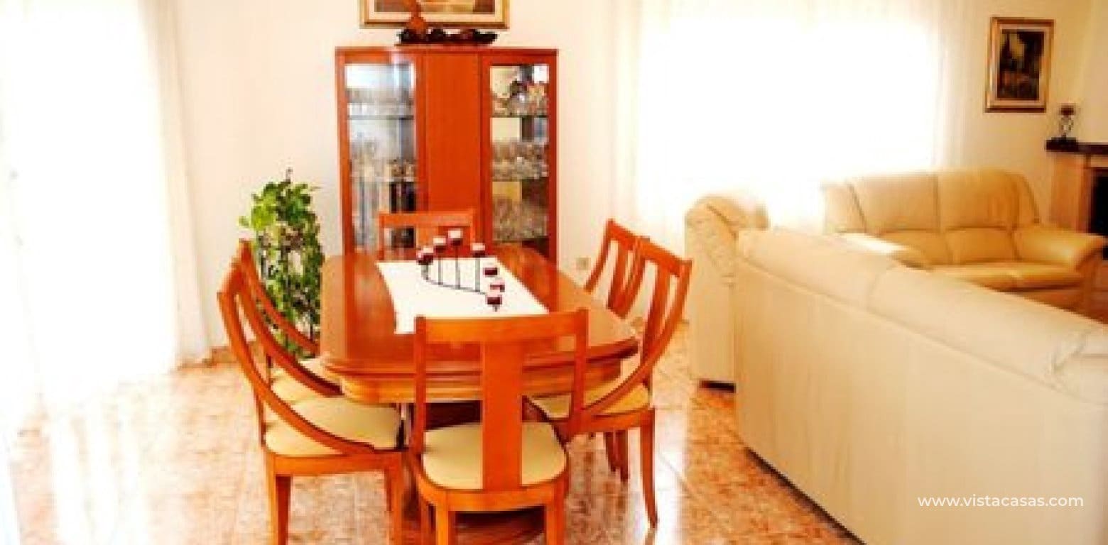 Chalet de 3 habitaciones en La Zenia en venta - 650.000 € (Ref: 9057004)