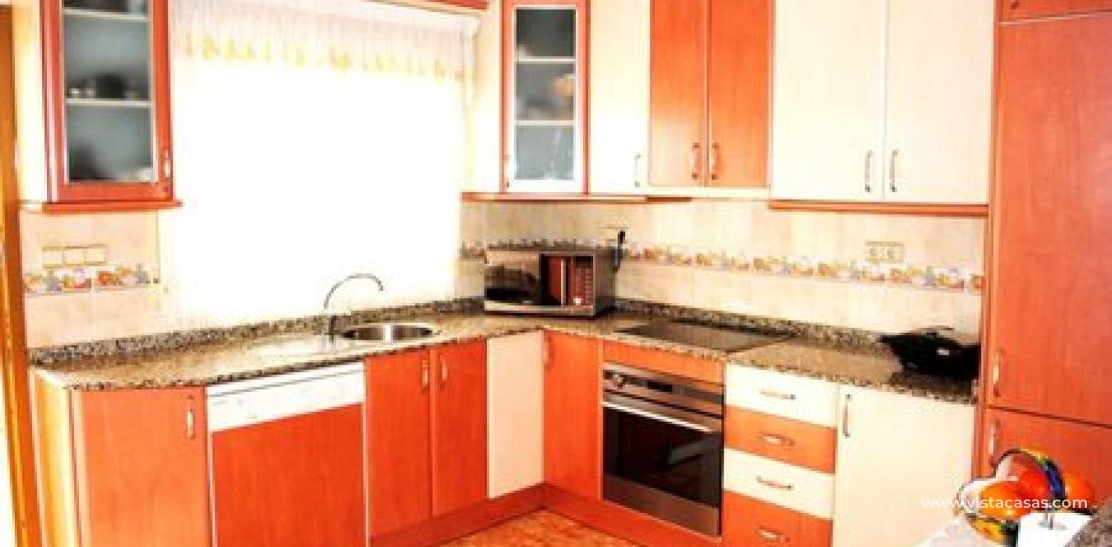 Chalet de 3 habitaciones en La Zenia en venta - 650.000 € (Ref: 9057004)