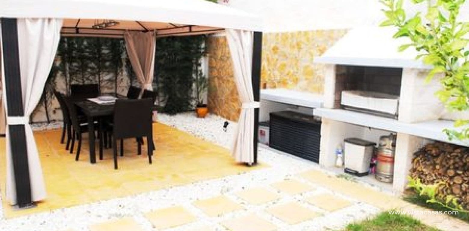 Chalet de 3 habitaciones en La Zenia en venta - 650.000 € (Ref: 9057004)