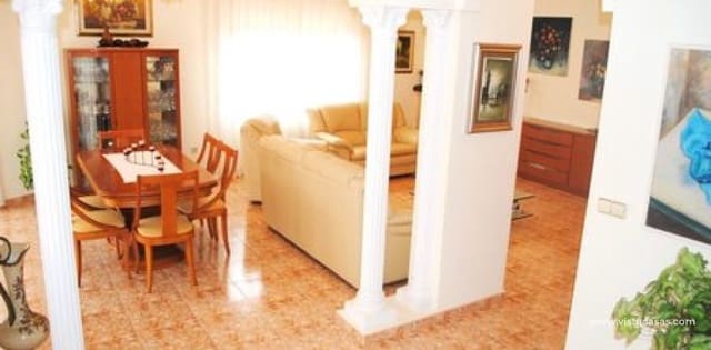 3 Zimmer Villa zu verkaufen in La Zenia, Orihuela - 650.000 € (Ref: 9057004)