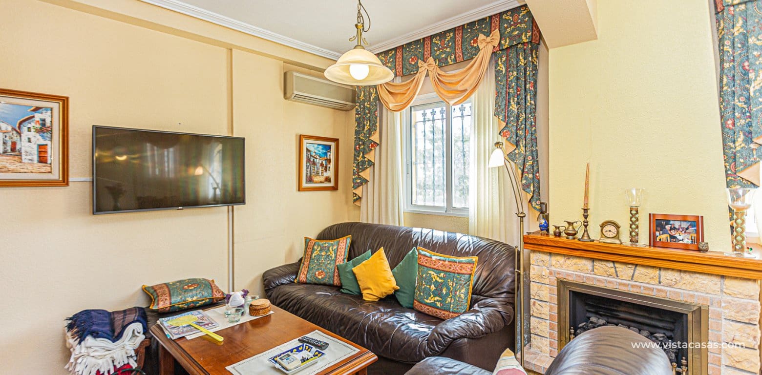 3 makuuhuone Omakotitalo myytävänä paikassa Playa Flamenca - 225 000 € (Ref: 9060740)