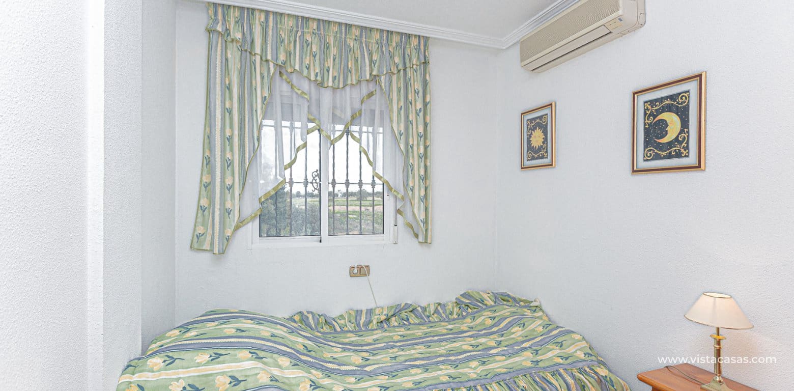 3 makuuhuone Omakotitalo myytävänä paikassa Playa Flamenca - 225 000 € (Ref: 9060740)