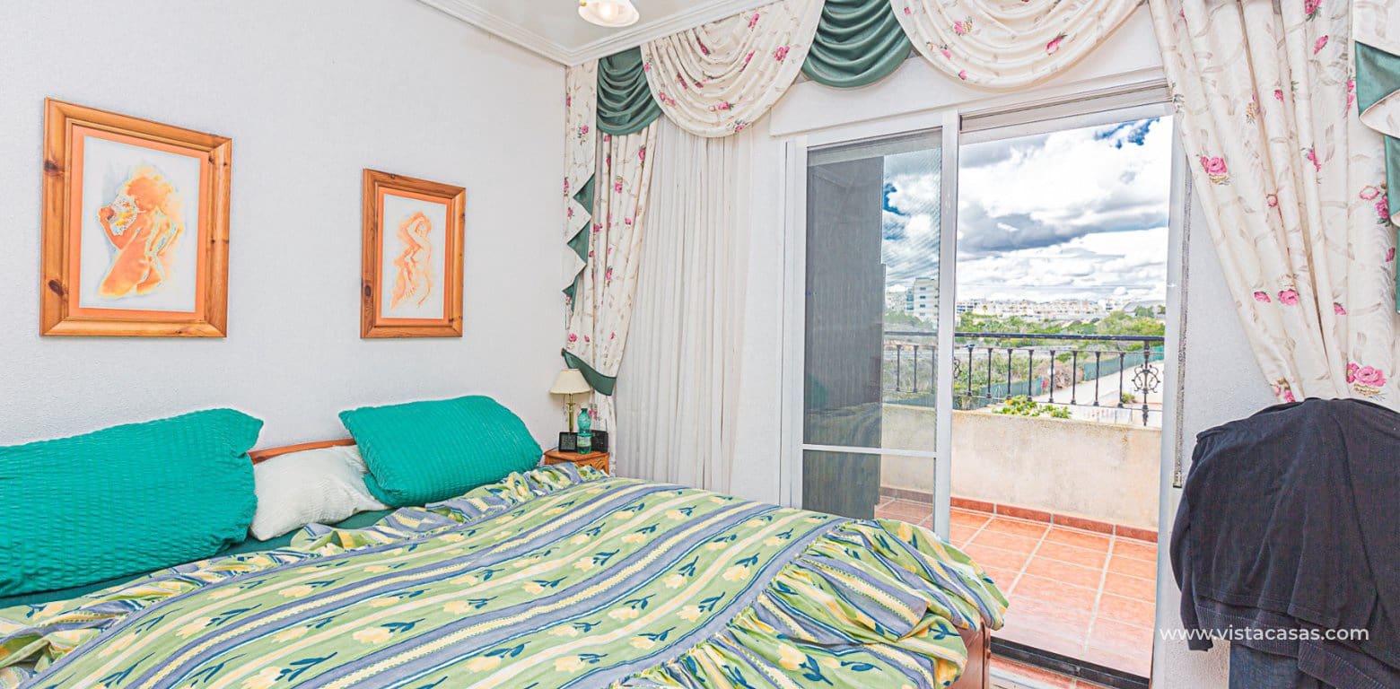 3 makuuhuone Omakotitalo myytävänä paikassa Playa Flamenca - 225 000 € (Ref: 9060740)