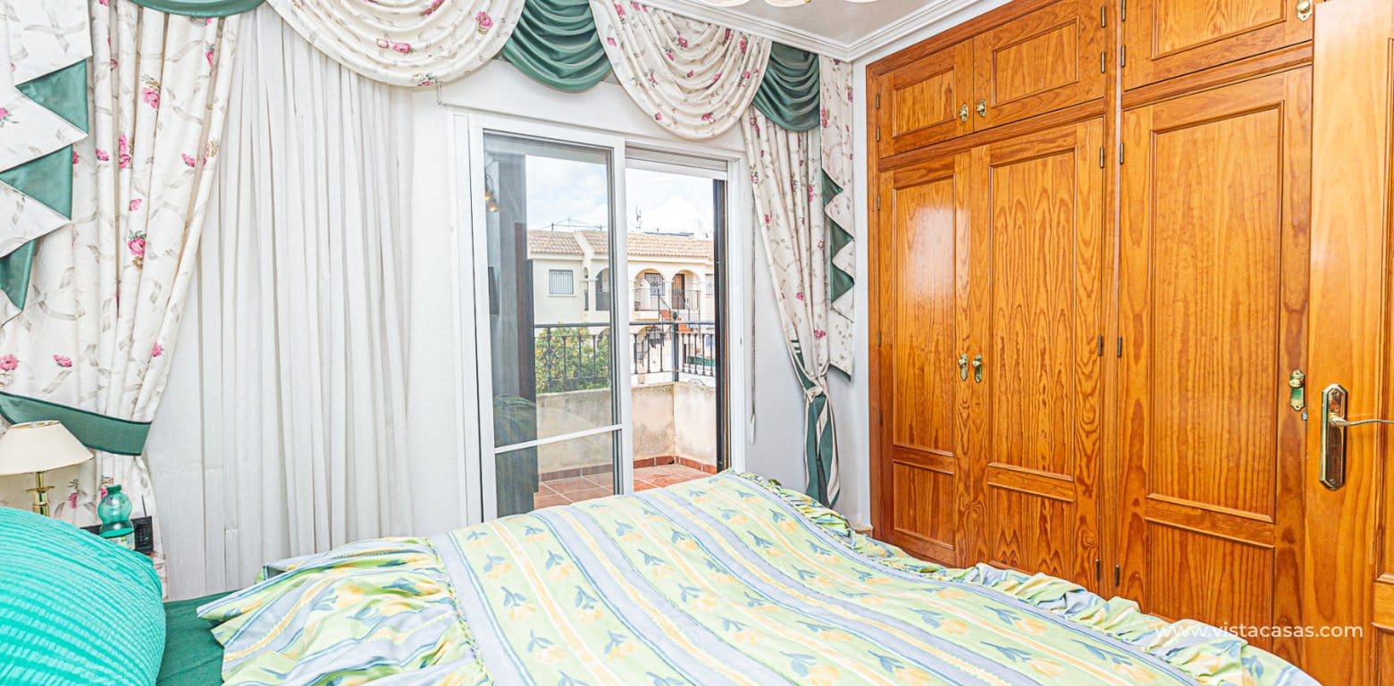 3 makuuhuone Omakotitalo myytävänä paikassa Playa Flamenca - 225 000 € (Ref: 9060740)