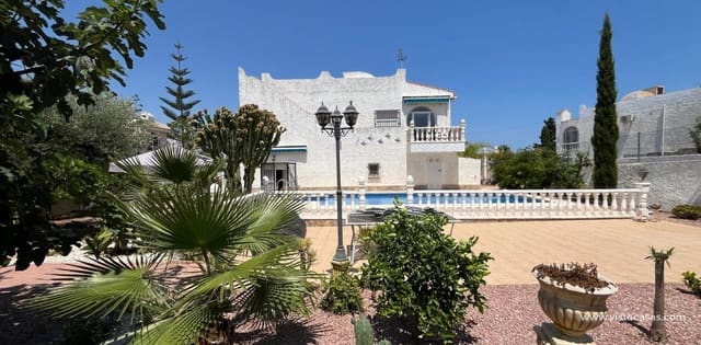 3 bedroom Villa for sale in Villamartin, Orihuela - € 359,000 (Ref: 9103229)