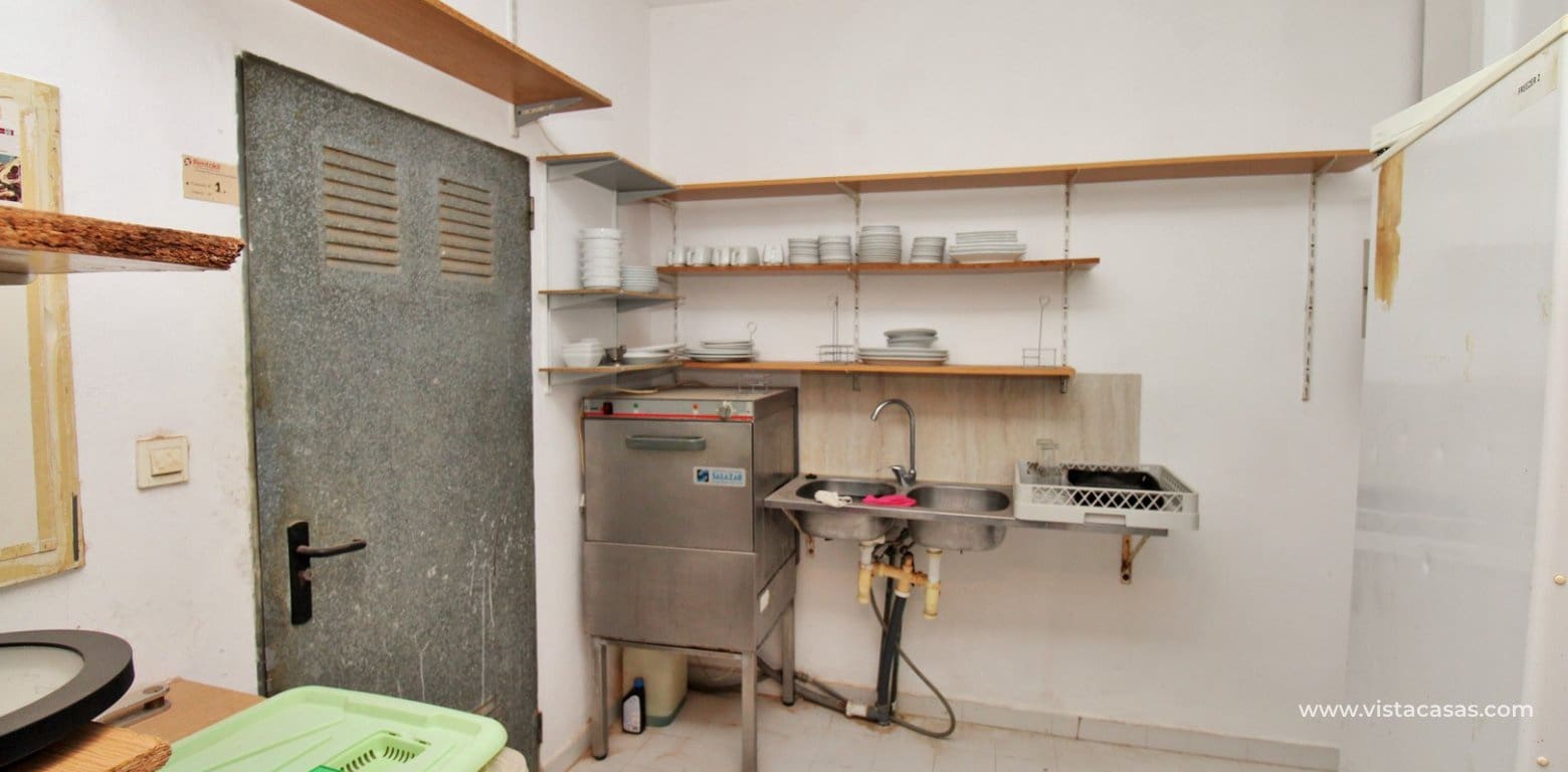 3 slaapkamer Commercieel te koop in Villamartin - € 374.900 (Ref: 9123720)