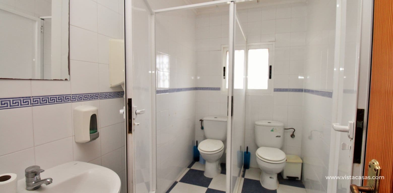 3 slaapkamer Commercieel te koop in Villamartin - € 374.900 (Ref: 9123720)