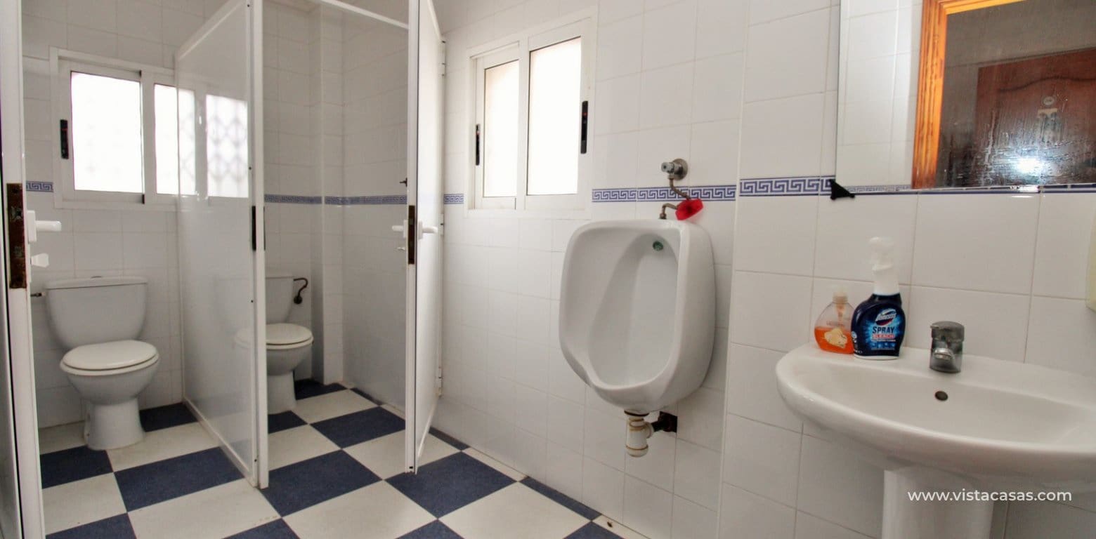 3 slaapkamer Commercieel te koop in Villamartin - € 374.900 (Ref: 9123720)