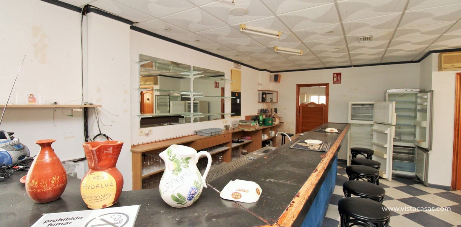 3 slaapkamer Commercieel te koop in Villamartin - € 374.900 (Ref: 9123720)