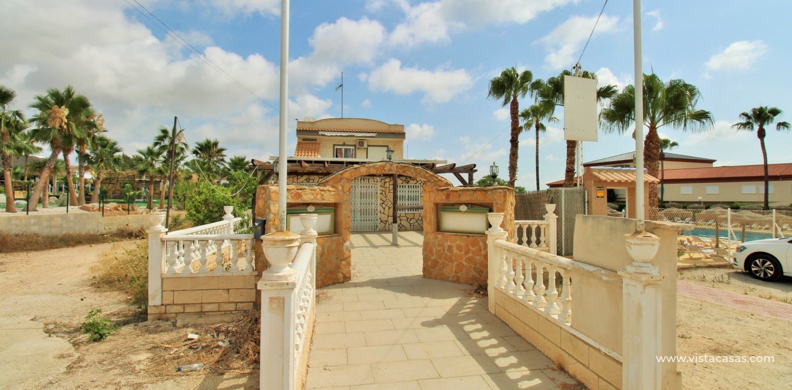 3 slaapkamer Commercieel te koop in Villamartin - € 374.900 (Ref: 9123720)