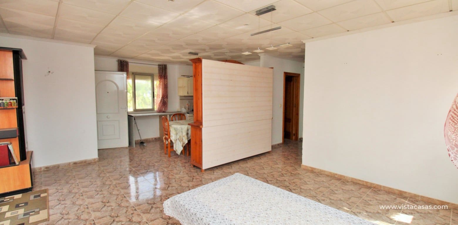 3 slaapkamer Commercieel te koop in Villamartin - € 374.900 (Ref: 9123720)