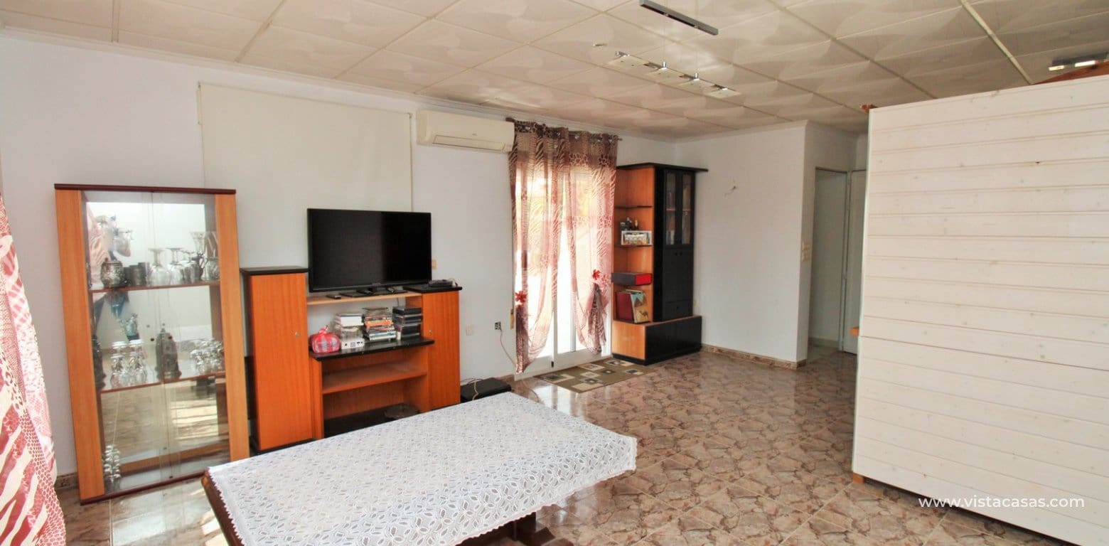 3 slaapkamer Commercieel te koop in Villamartin - € 374.900 (Ref: 9123720)