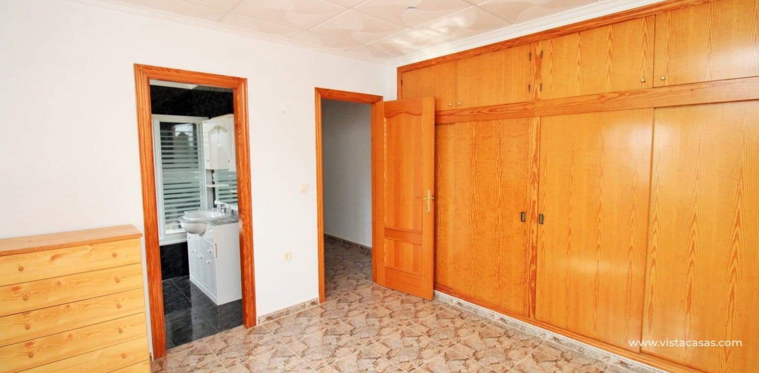 3 slaapkamer Commercieel te koop in Villamartin - € 374.900 (Ref: 9123720)
